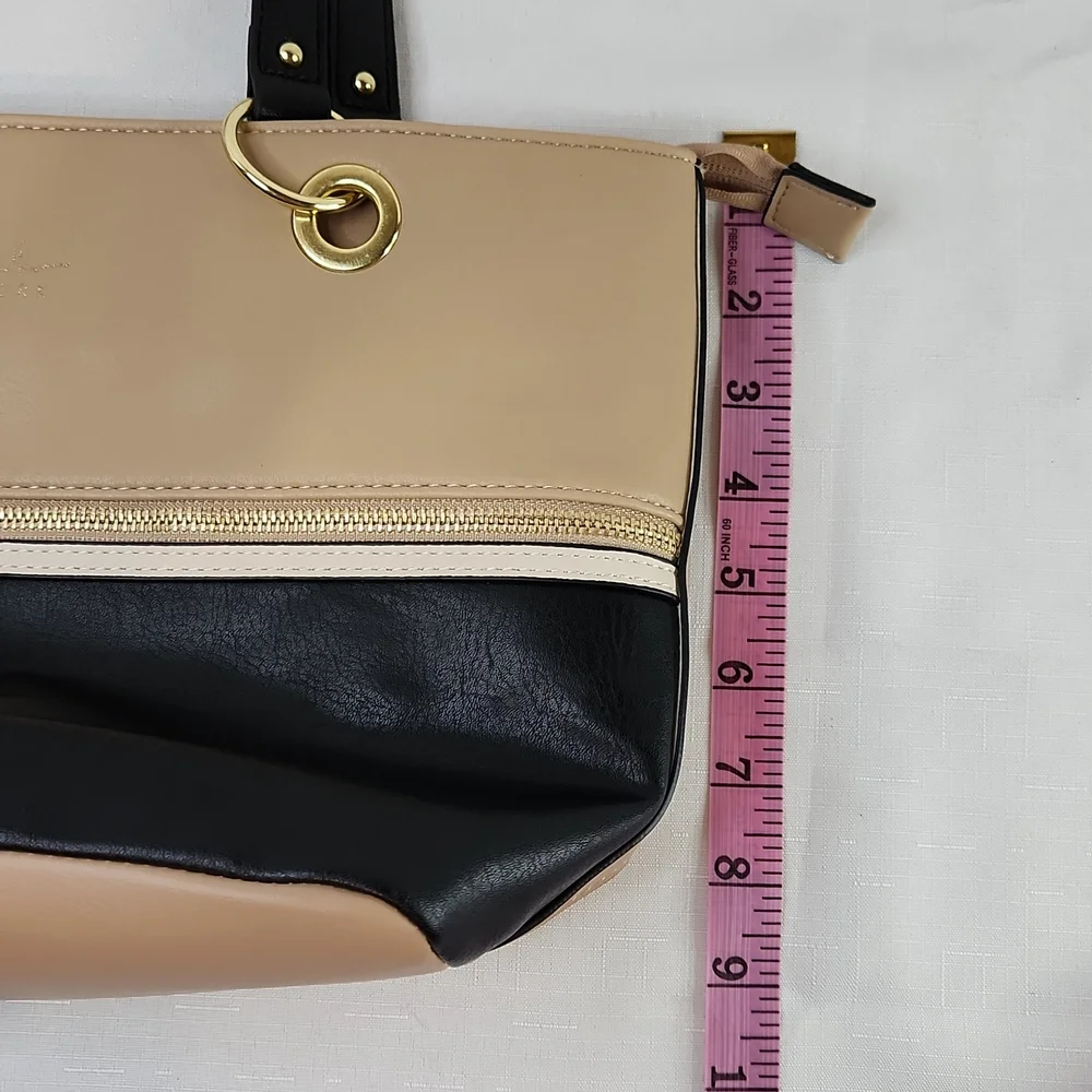 Nicole Miller vegan signature bag. Size 13 X 9